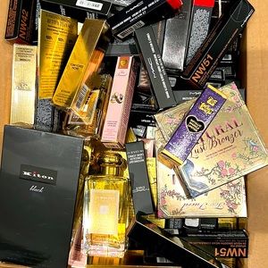 Mystery bag of top brand cosmetics Smashbox,Tom Ford, MAC, Too Faced & Clinique